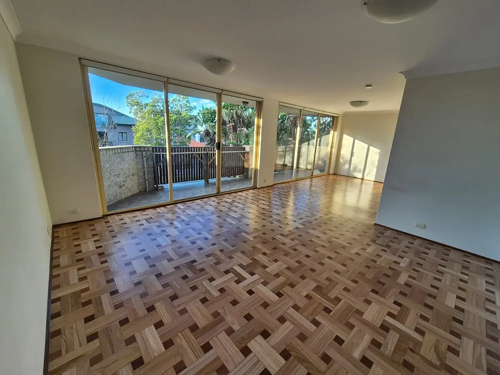 Large 3 bedroom apartment in a security building close to Bondi Beach and Bondi Junction
