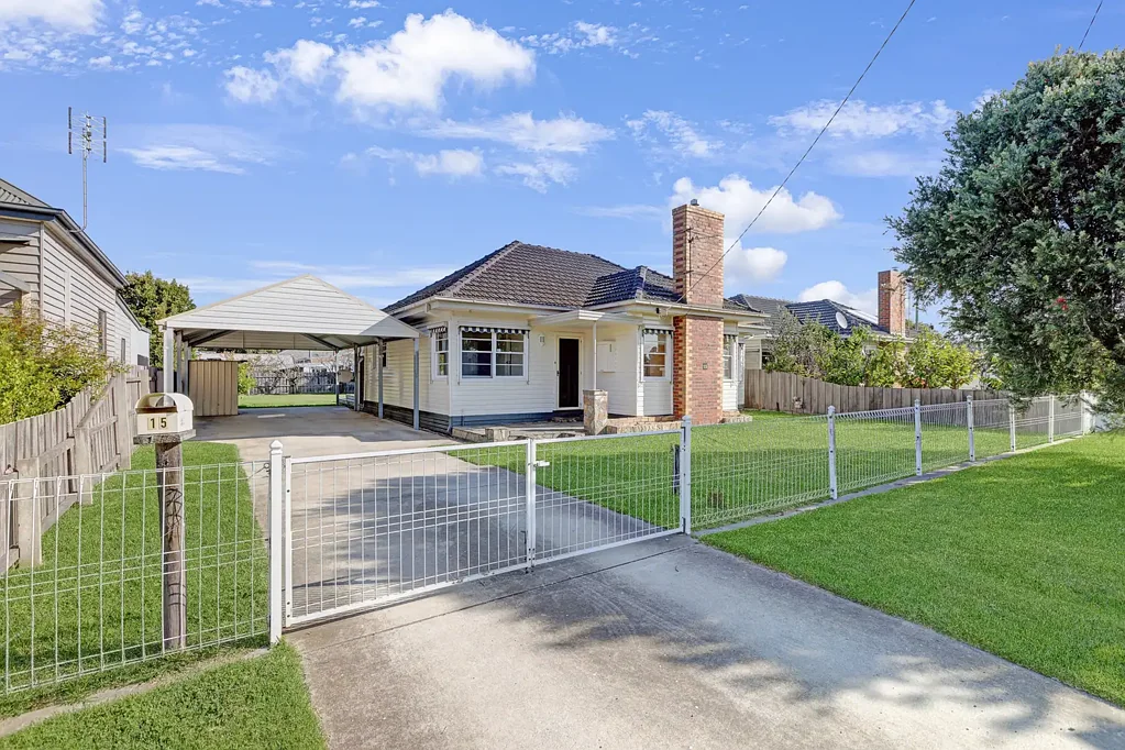 15 Ross Street, Bairnsdale, VIC 3875