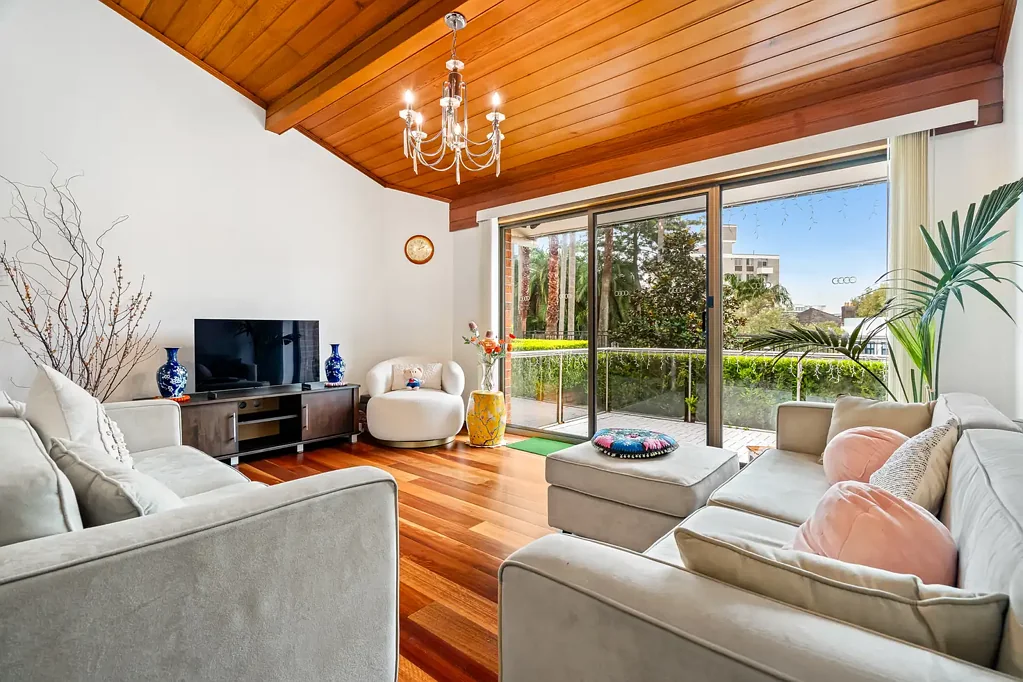 Spacious Furnished Three Bedroom Townhouse In Coveted Double Bay