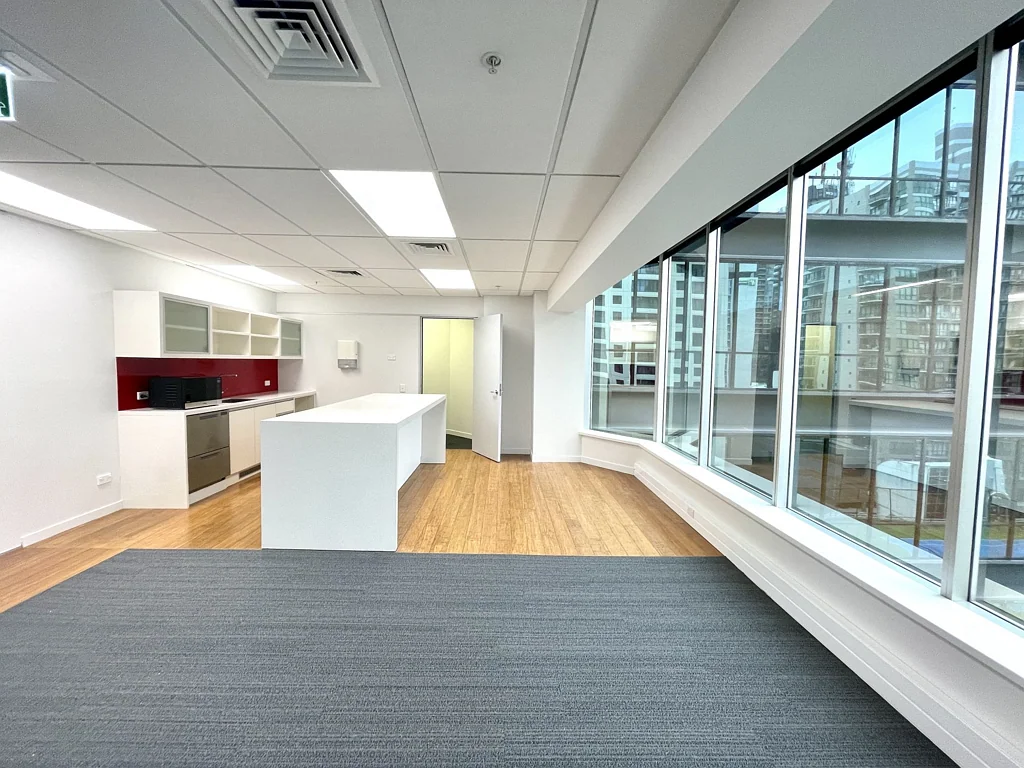 Auckland Central Full Floor Modern Fitout