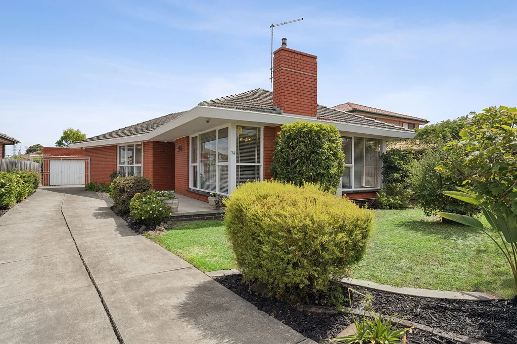 24 Robins Avenue, Reservoir, VIC 3073