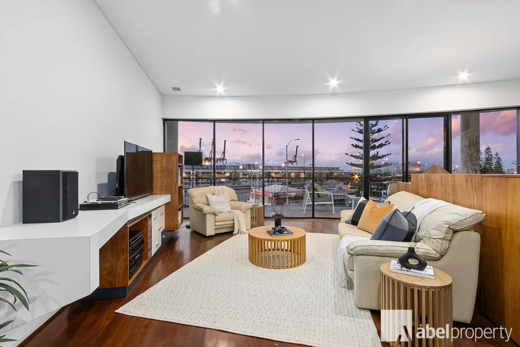 2/70 Elder Place, Fremantle, WA 6160
