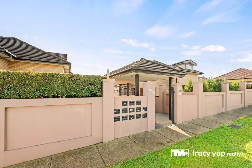 Five Dock 3Moenga Immaculate Townhouse in Tranquil, Sought-After Location