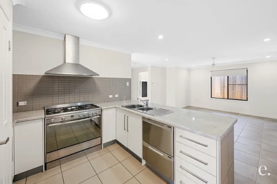 Iba Pa - 37 Flounder Crescent, Toolooa, QLD 4680
