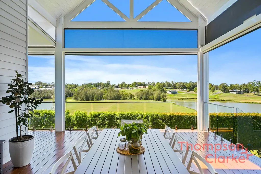 Bolwarra 4房  LUXURY LIVING WITH BREATHTAKING LAGOON VIEWS