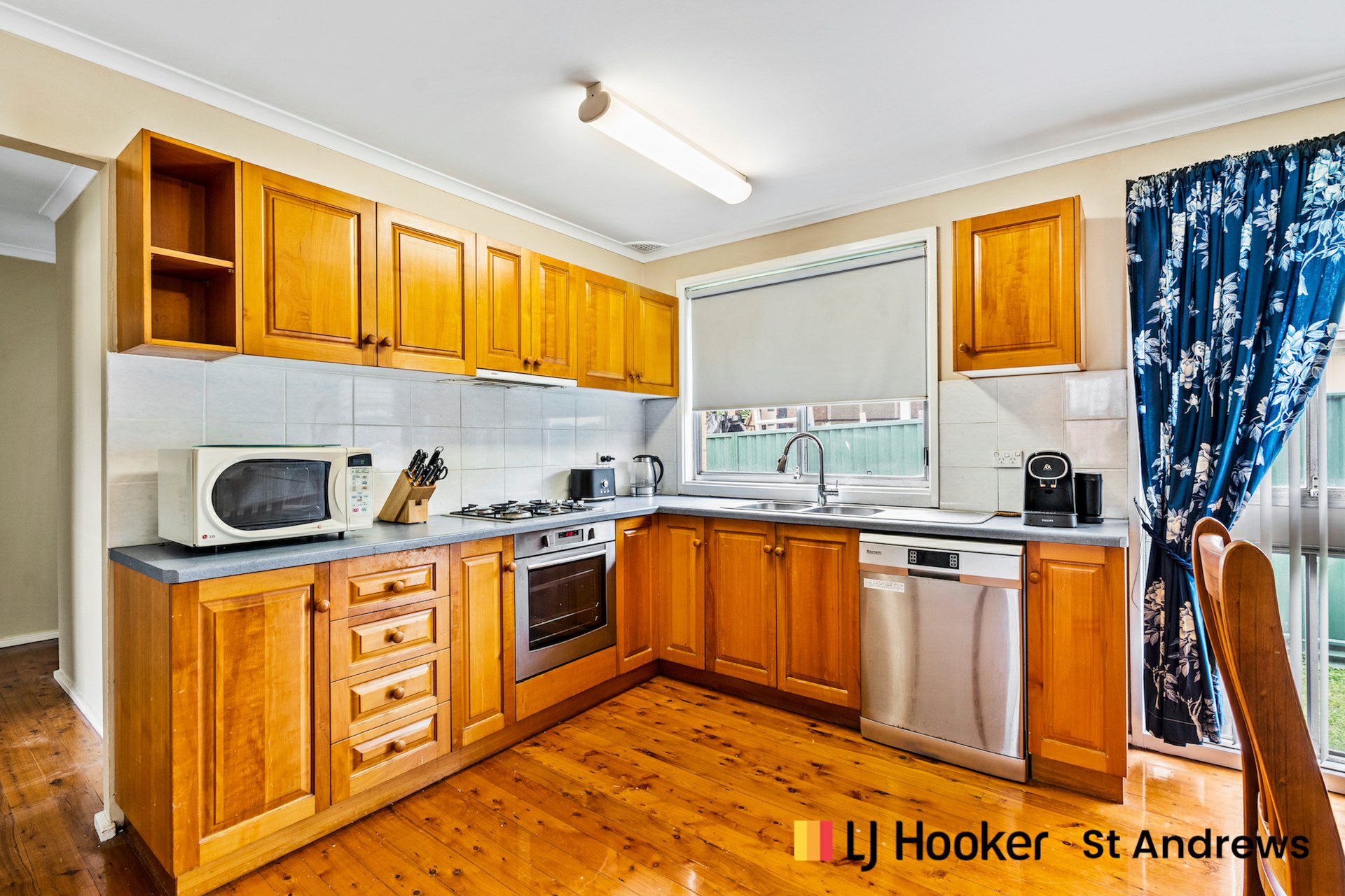 56 DUNCANSBY CR, ST ANDREWS NSW 2566, 0部屋, 0バスルーム, House