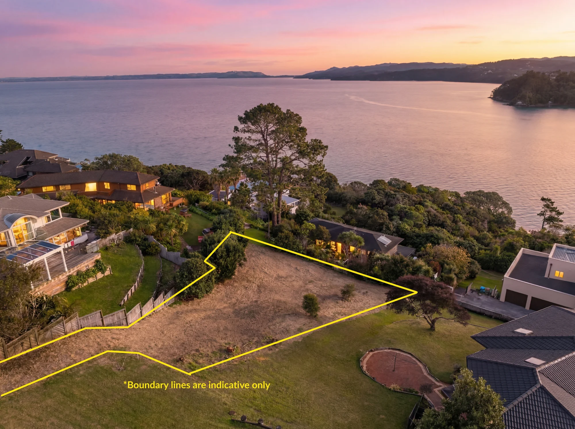 Lynfield  Lynfield's Crown Jewel: 888m2 of Coastal Living