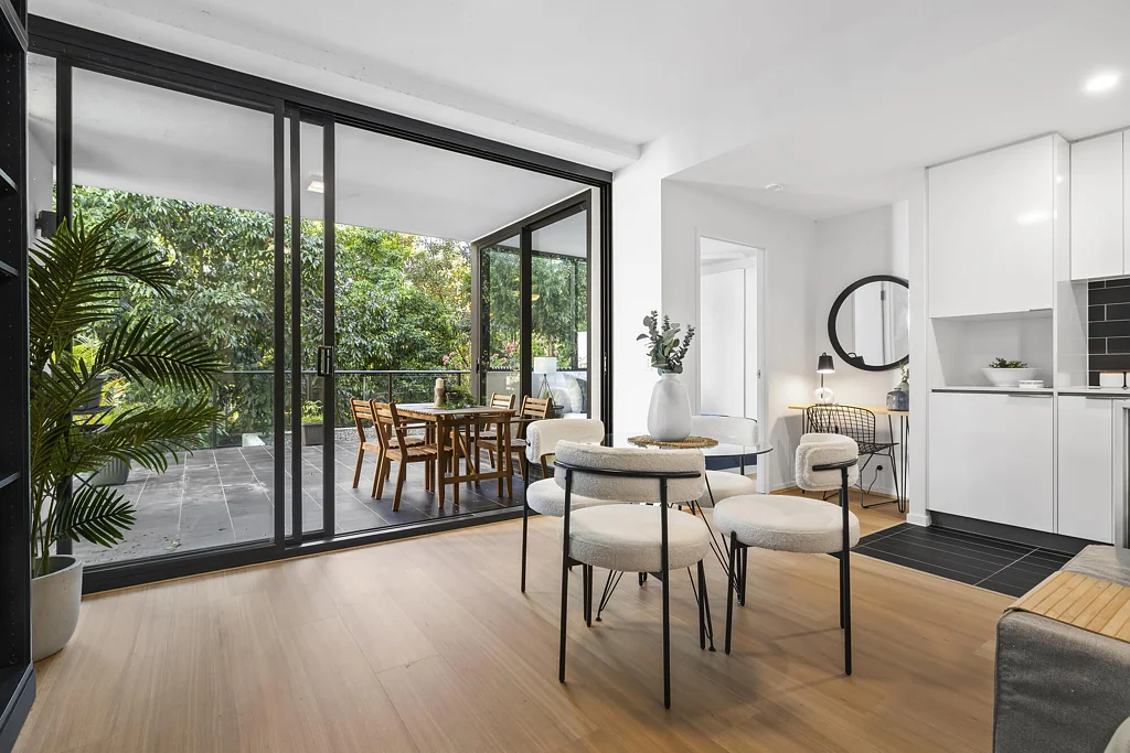 Dutton Park 2 Bedroom Alfresco Entertainers Residence