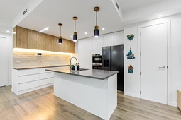 8 Windlass Street, Long Bay