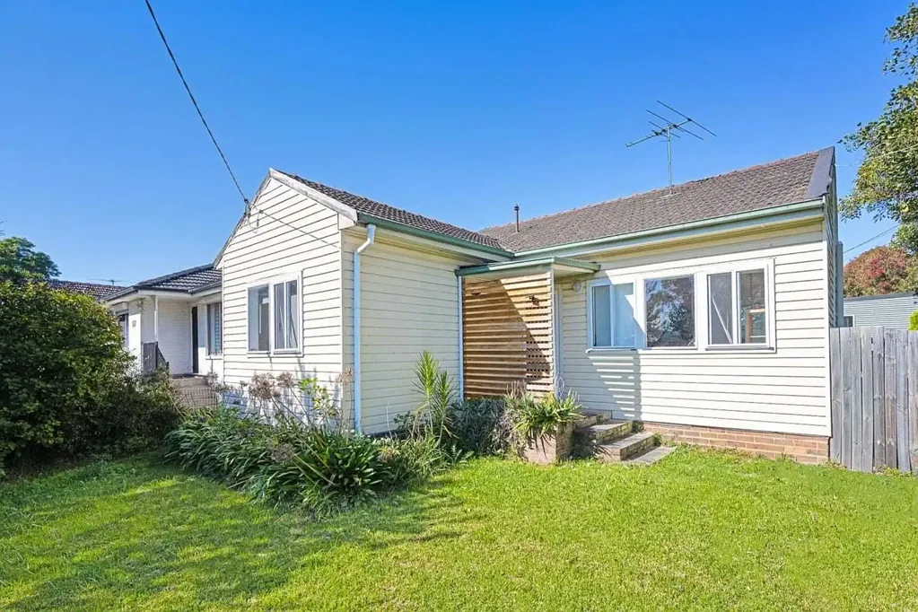 Convenient family home close to shops, schools and transport