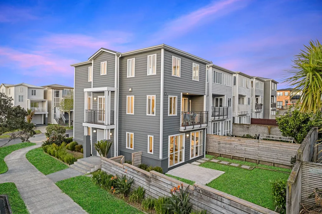 Flat Bush 4Zimmer The BEST On The Street? You Decide !