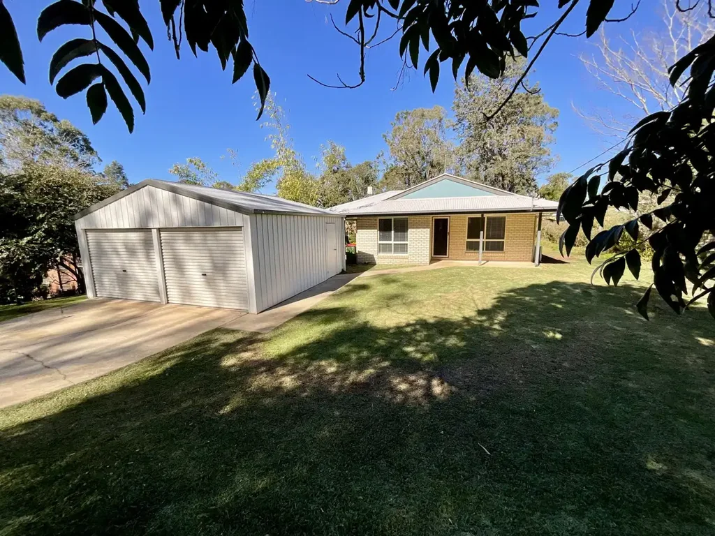 Yarraman 4બેડરૂમ Freshly Updated, Family-Friendly & Fantastic Location!