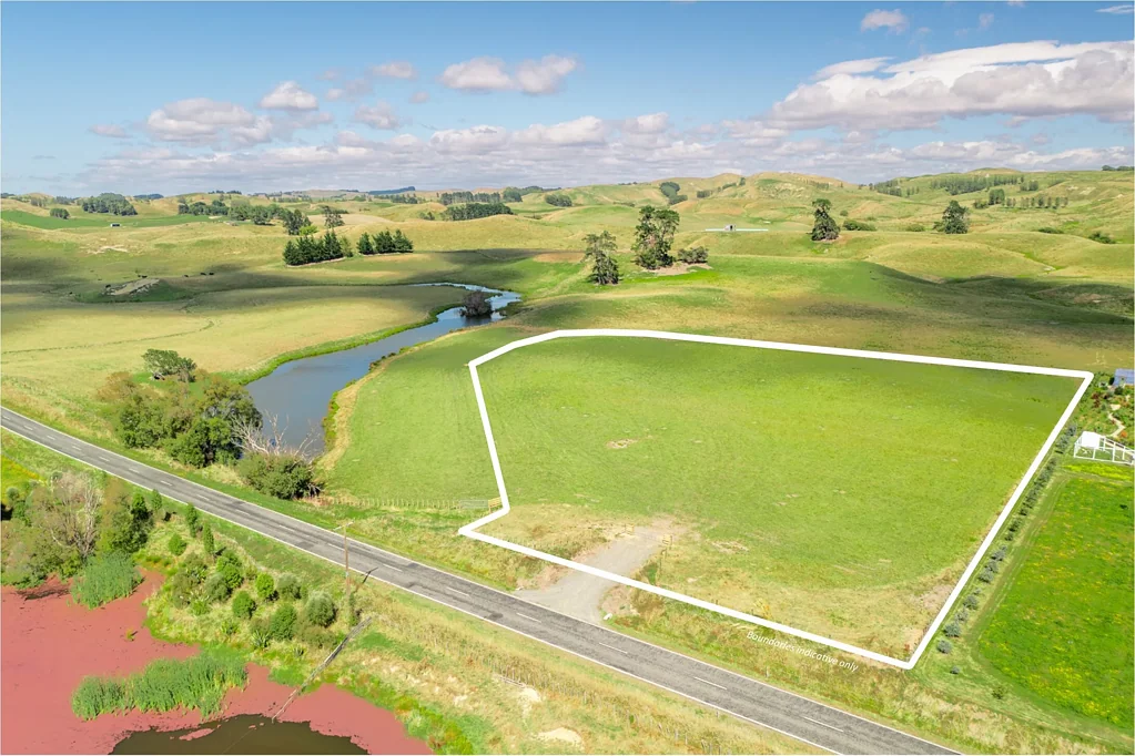 Central Hawkes Bay Coastal 1.51ha country escape!