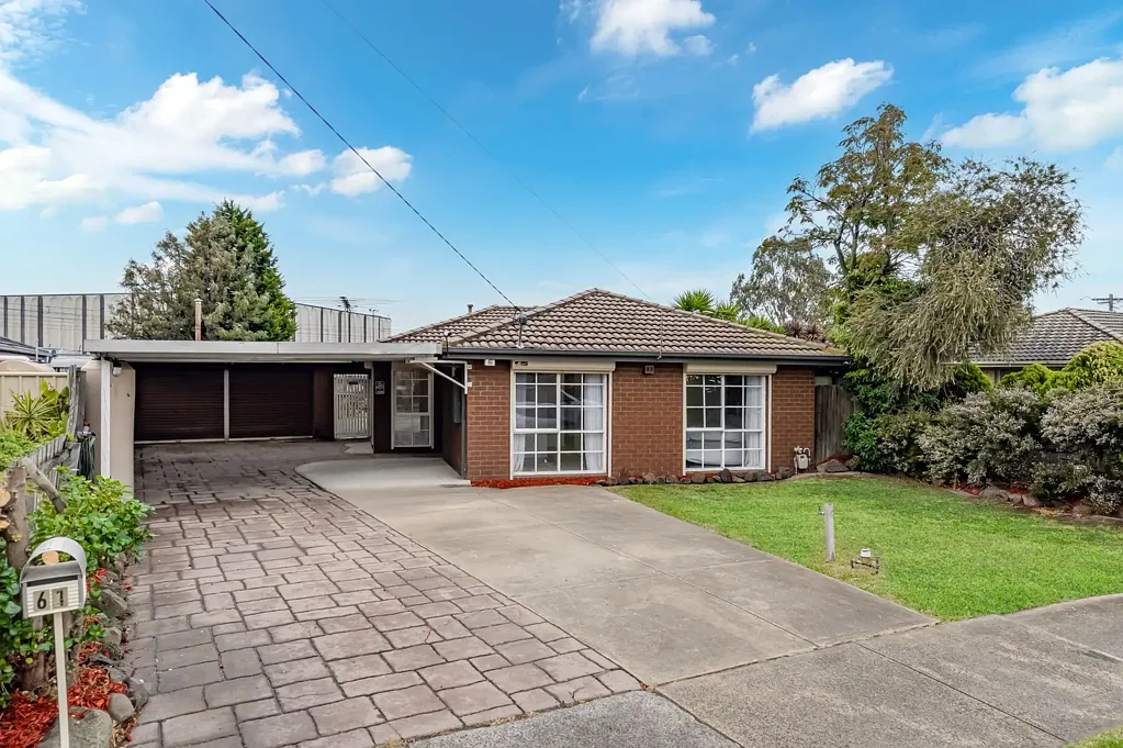 Craigieburn 3कमरा Charming Family Home with Subdivision Potential in Craigieburn