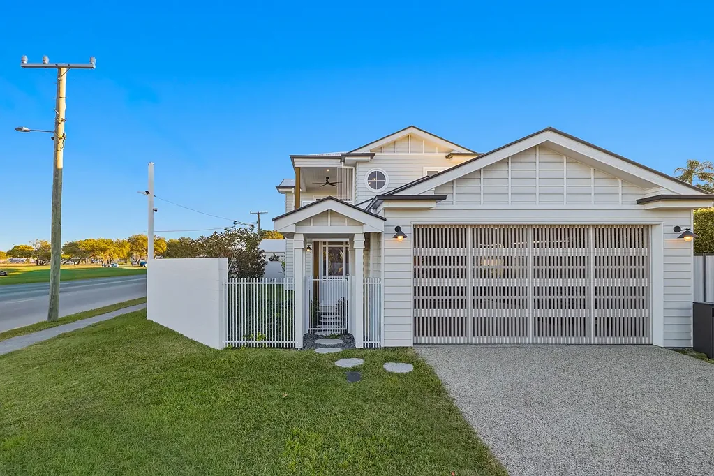 Tugun 4房  Contemporary Coastal Living Just Moments from Tugun Beach