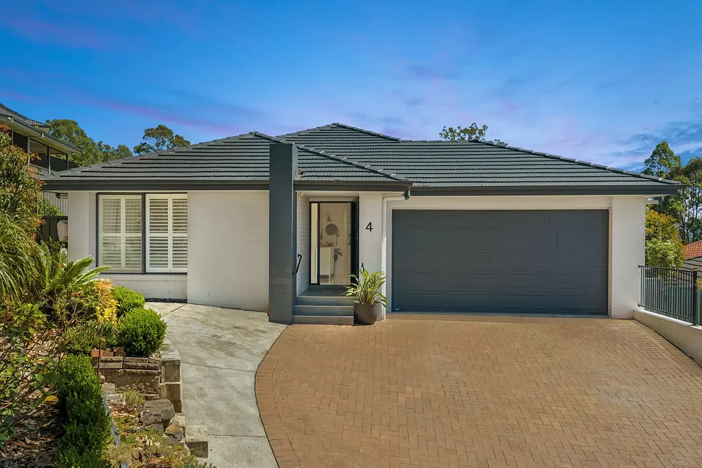 4 Seacres Close, Wadalba, NSW 2259