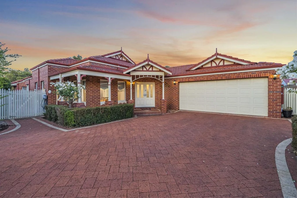 3 Manor Place, Woodvale, WA 6026