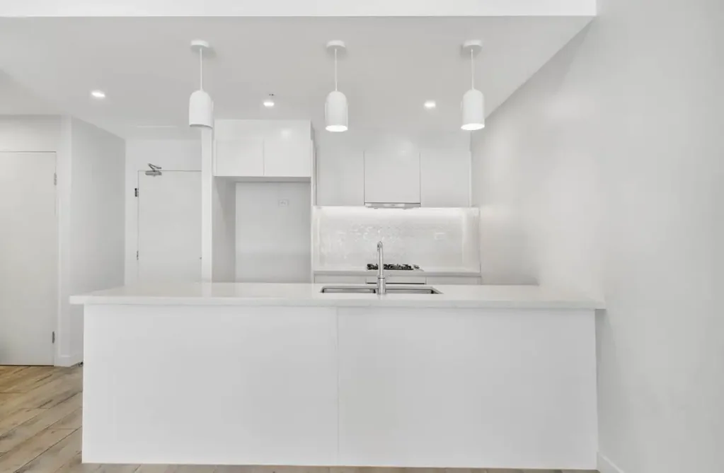 Open & Bright with an Extra Large Courtyard!