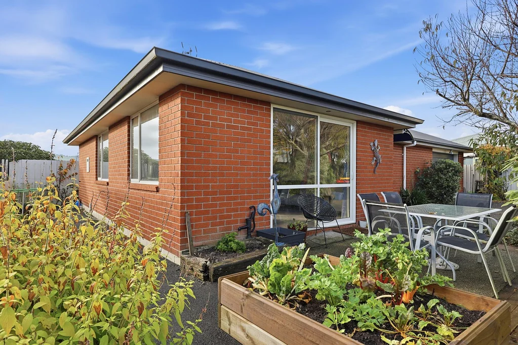 Mosgiel 2 Bedroom Owner Relocated = Must Be Sold in Mosgiel