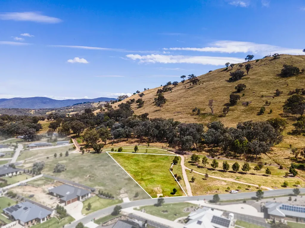 Huon Creek Dreaming of an acre?
