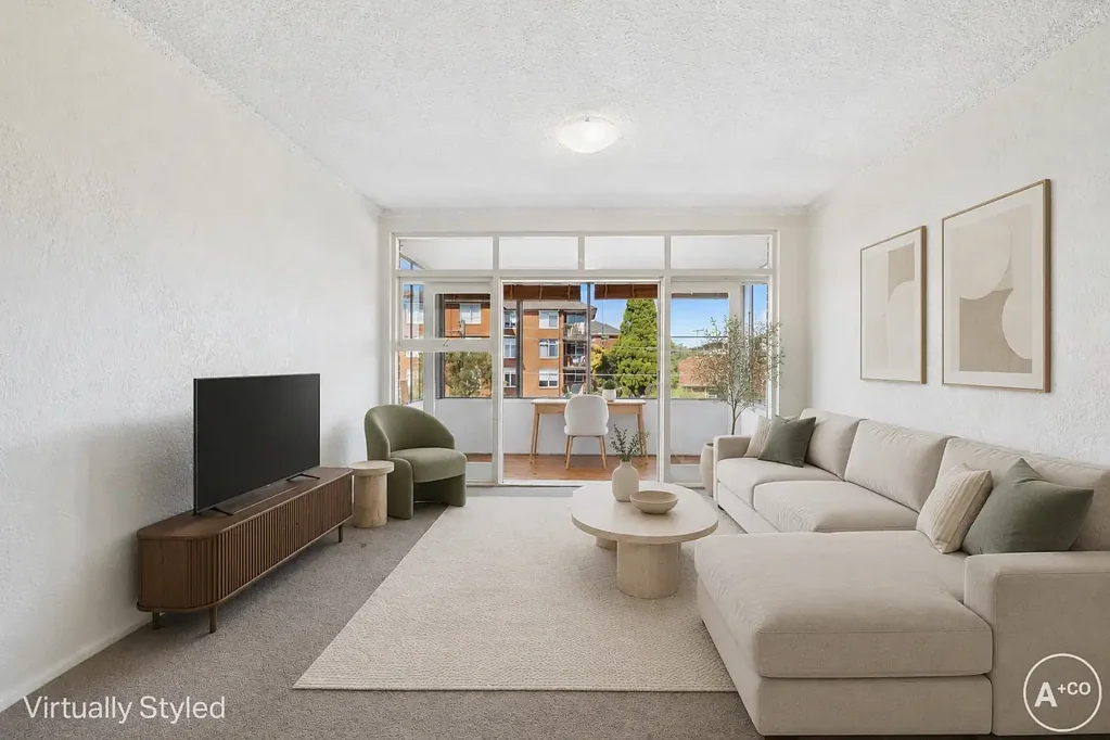 Kingsford 2Kwarto Oversized Living with an Enclosed Balcony and Lock-Up Garage