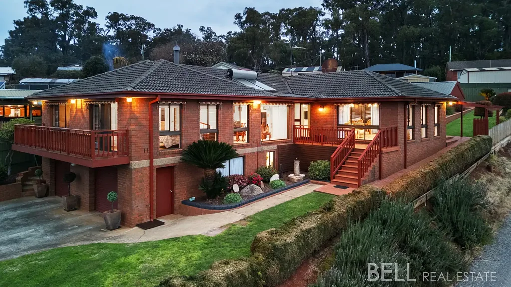 Silvan 3房 山谷美景，乡村宁静，灵活生活 Valley Views, Country Calm, Flexible Living