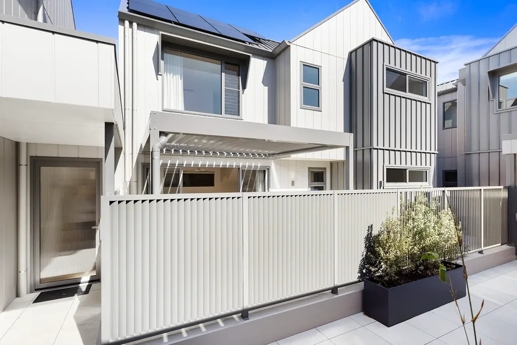 Kiama 3Zimmer Under Offer - "33 on Taylor" - A Coastal Masterpiece of Design & Luxury