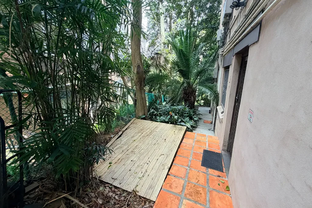 Bellevue Hill 1房 位于 Bellevue Hill 的迷人一居室公寓，带后院和木质露台 Charming One-Bedroom Apartment with Backyard & Timber Deck in Bellevue Hill