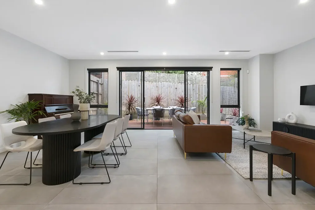 Parkdale 4ਬੈੱਡਰੂਮ Style & Space in a Coveted Pocket