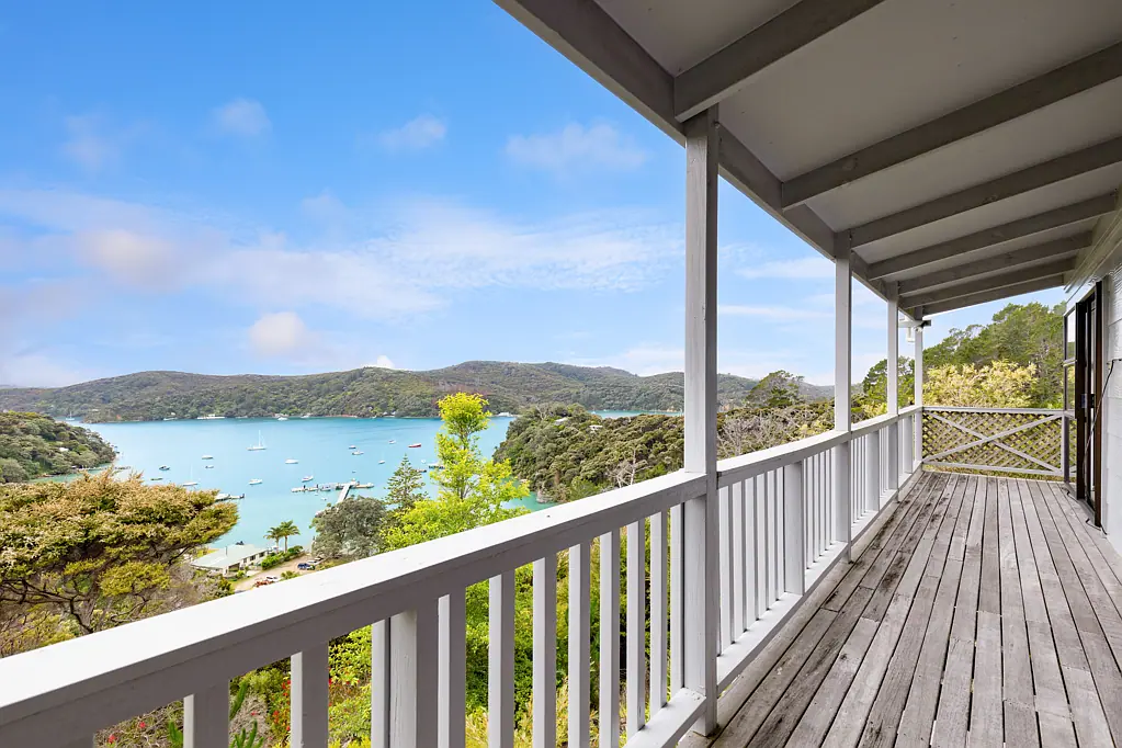Kawau Island 3房  Surprise surprise !