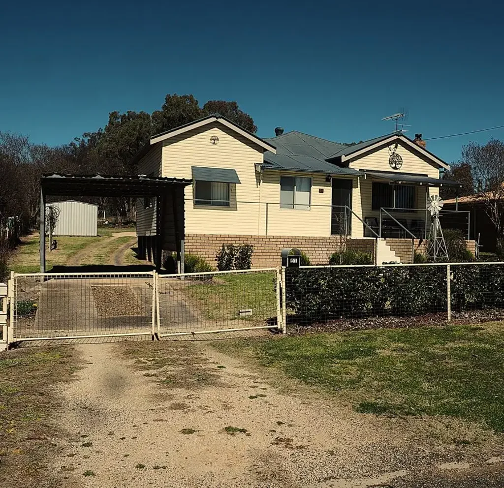 Warialda 2 Bedroom Easily Maintained and Neat As A Pin