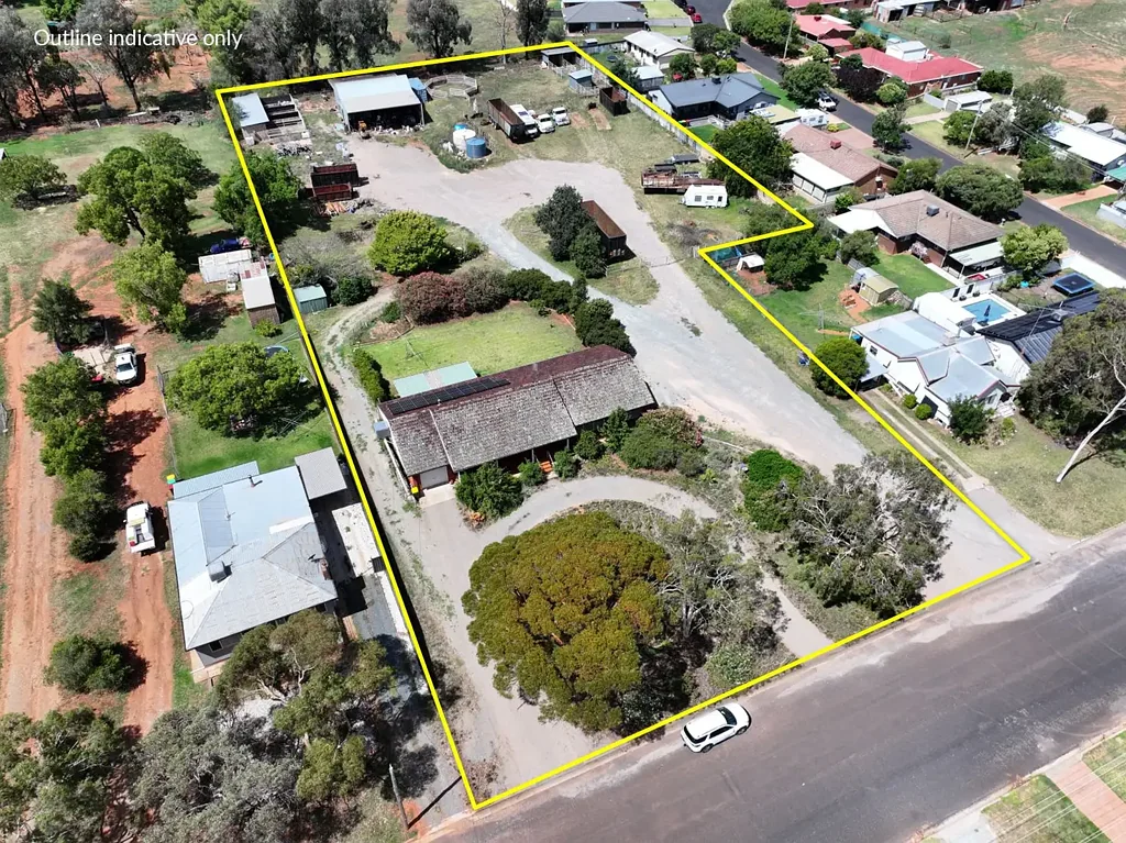 Parkes 4침실 A Rare 7,348 sqm Block Opportunity in Parkes