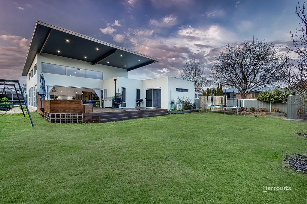 32 Berkshire Parade, Penguin, TAS 7316
