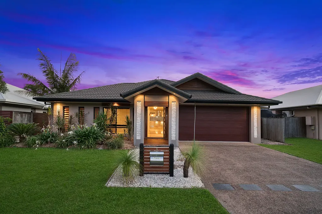 STUNNING FAMILY HOME IN A STUNNING LOCATION!