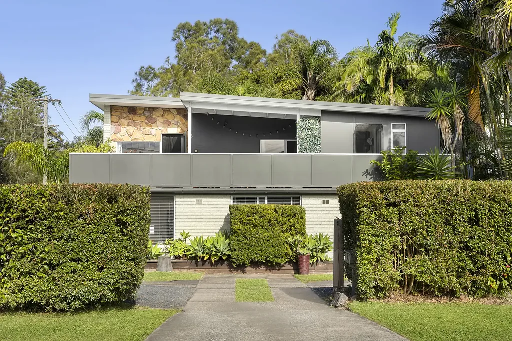 North Narrabeen 6Kwarto Corner block flexibility with income potential