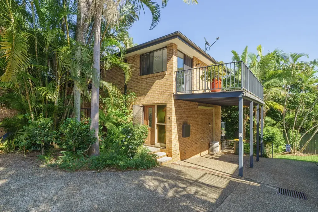 Port Macquarie 2房  Coastal Convenience Meets Low-Maintenance Living Opposite Shelly Beach