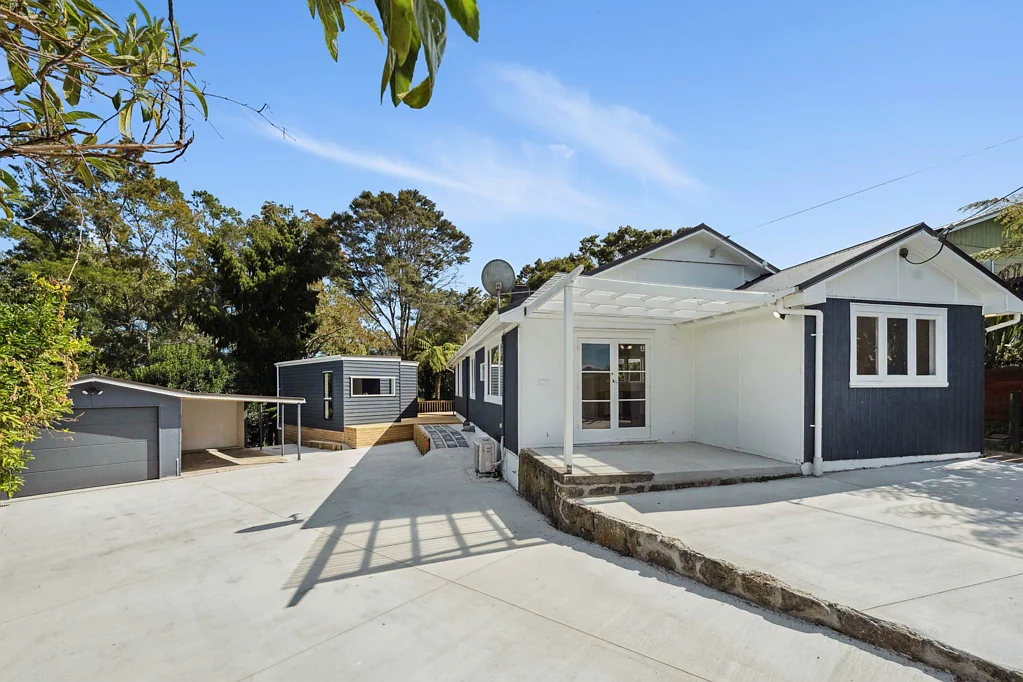 Massey 4Kwarto Renovated Gem with Sleepout & Parking!