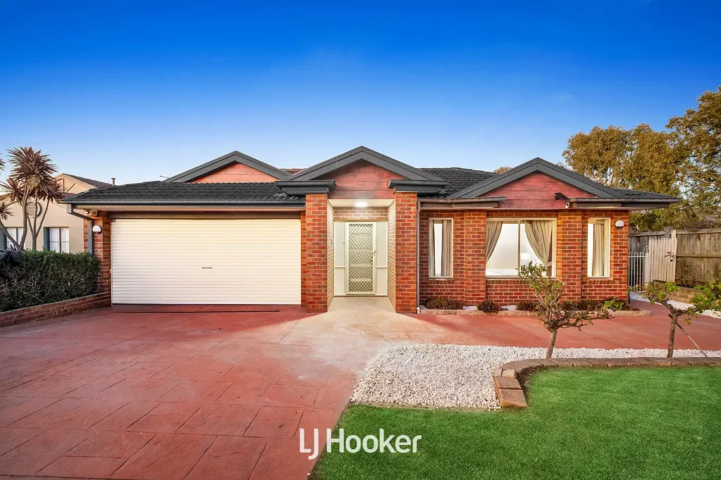 Lyndhurst 4غرفة نوم Exceptional Family Living in Lyndhurst's Coveted Melington Estate