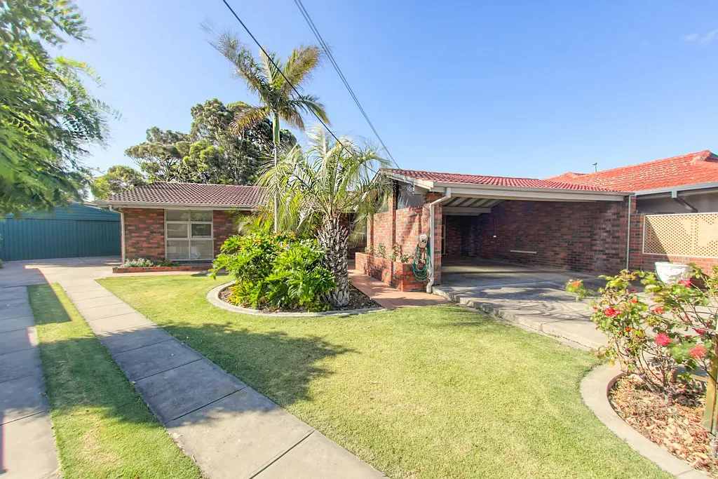 18 Neptune Crescent, West Beach, SA 5024