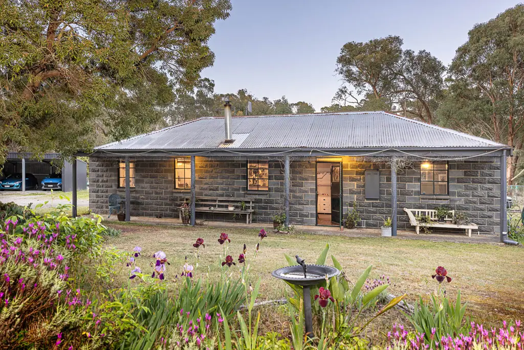 35 Miners Hut Road, Haddon, VIC 3351