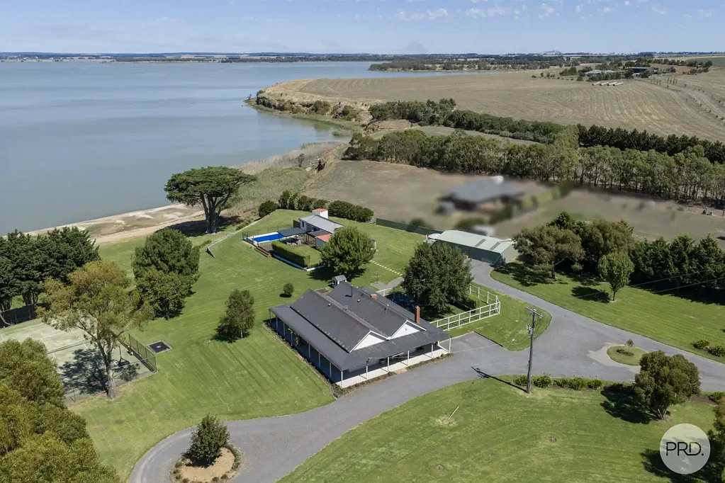 Burrumbeet 4Kwarto Historic Lakeside Lifestyle on 3.11 Acres - Absolute Frontage to Lake Burrumbeet