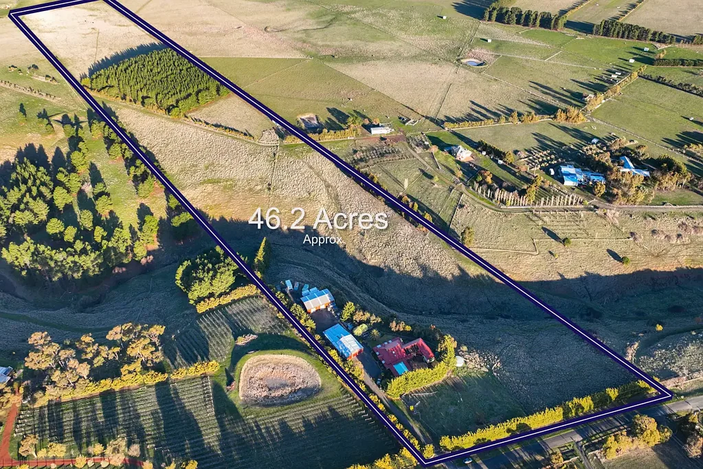 Sunbury 5 Bedroom Country Estate with Resort-Style Amenities
