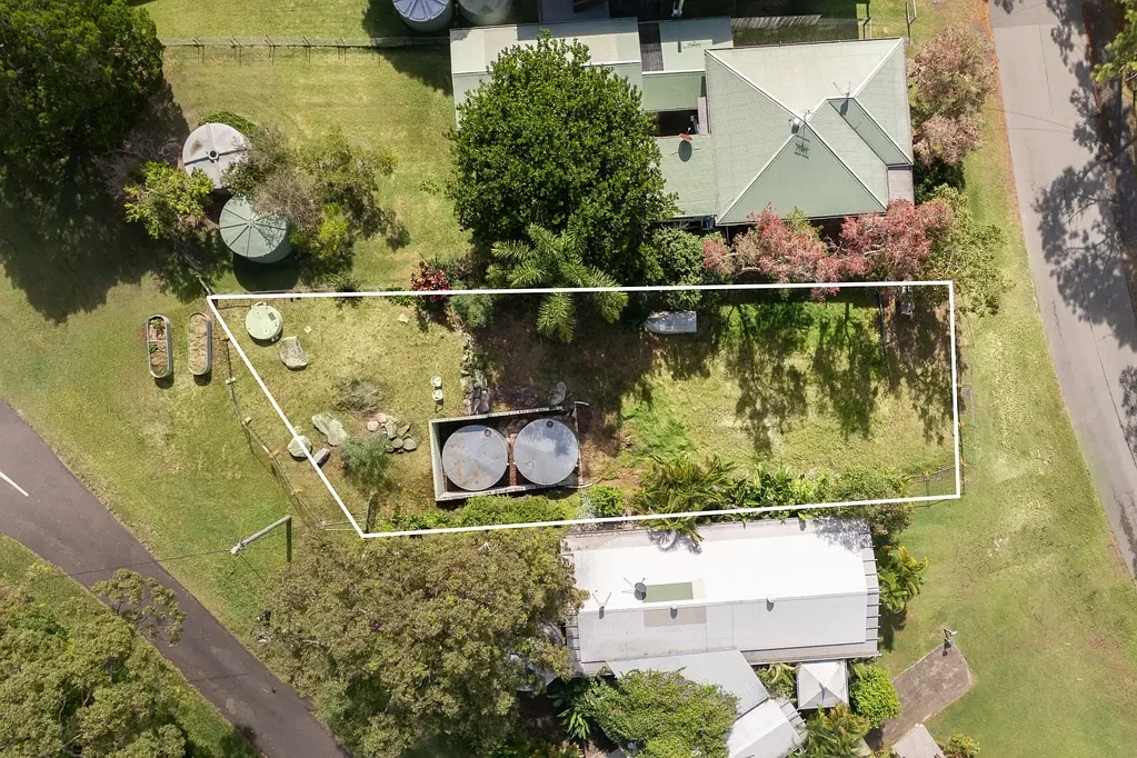 Boreen Point Rare Waterfront Opportunity in Boreen Point
