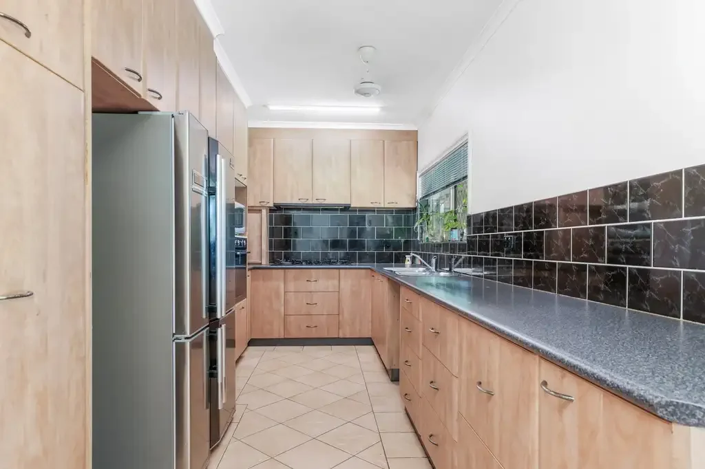 Nakara 3chambre Solid Brick Family Home with Solar & Battery Storage