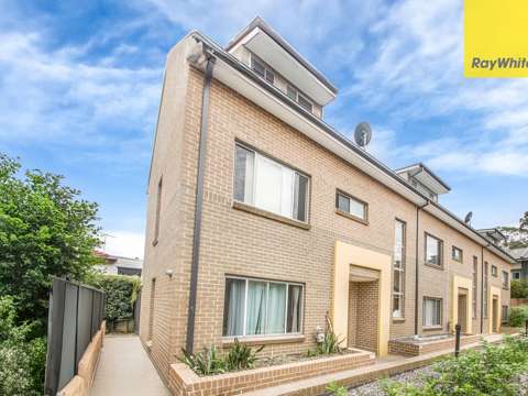 Auburn 4 Bedroom Tri-Level 4 Bedroom Townhouse