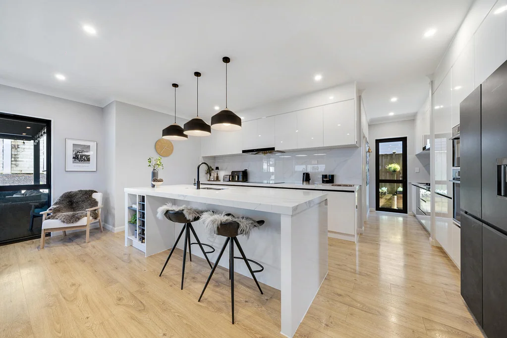 Flat Bush 6房  Vendors Have Bought - Priced to Sell!