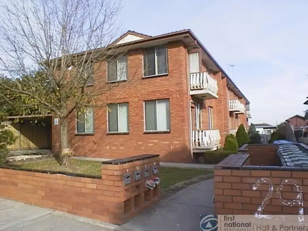 RECENTLY RENOVATED TWO BEDROOM FLAT!