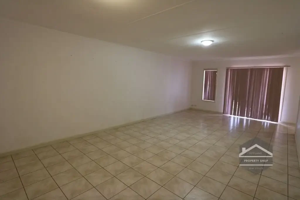 4x1 Townhouse Available for Lease!