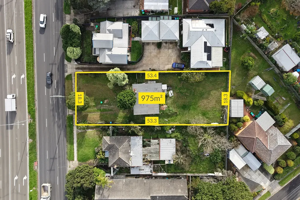 Ferntree Gully 2房 975平米阔地 18.3米临街面 抢手地段潜力无限 舒适两卧实用布局 步行可达学校商圈 Prominent Landholding with Exceptional Future Scope