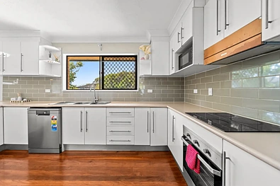 37 Lingle Street, Robertson, QLD 4109, 3 slaapkamers, 3 badkamers, House